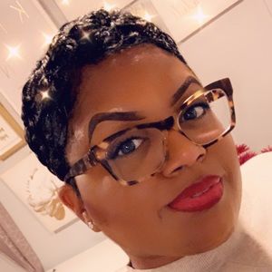 Meet your Posher, Safiya